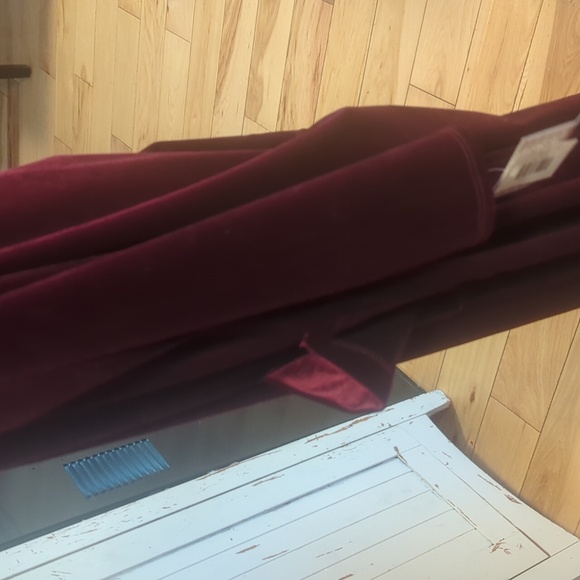 Lularoe size medium new with tags  velvet soft and look burgundy but a shiny - Picture 3 of 6